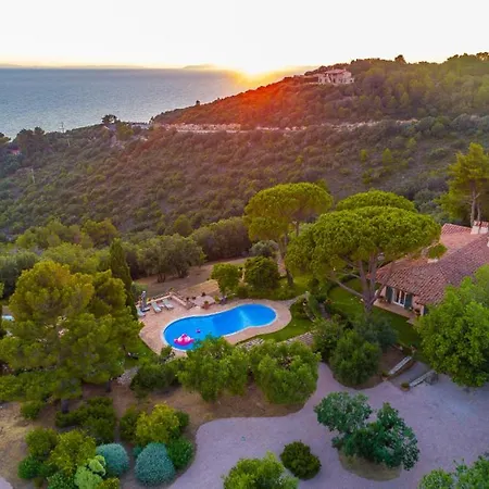 Cala Piccola Sleeps 13 Pool Wifi T763419 Willa *