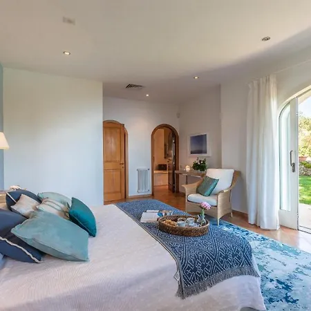 Cala Piccola Sleeps 13 Pool Wifi T763419 Willa *
