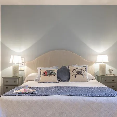 Cala Piccola Sleeps 13 Pool Wifi T763419
